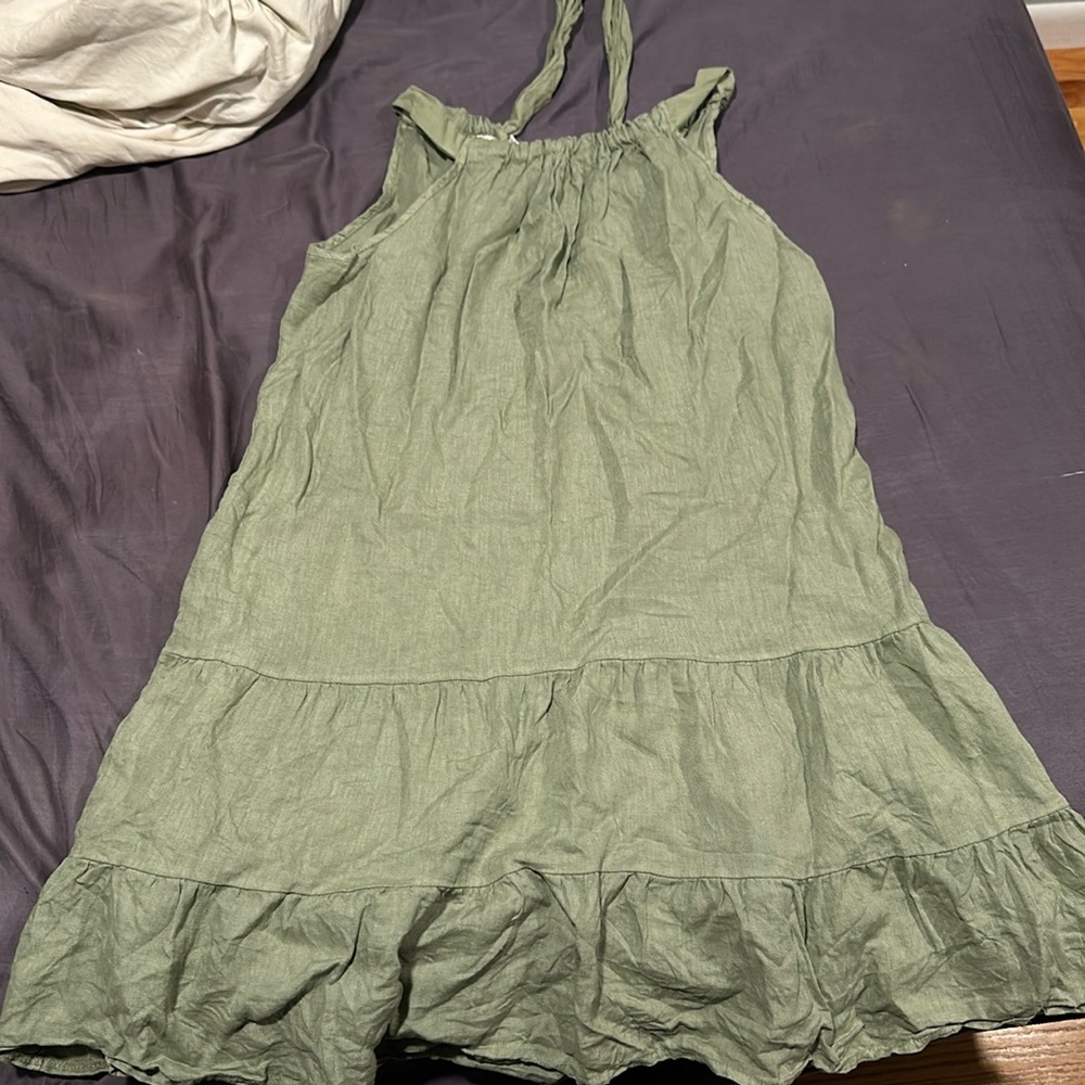 Bought for an event and never worn.
